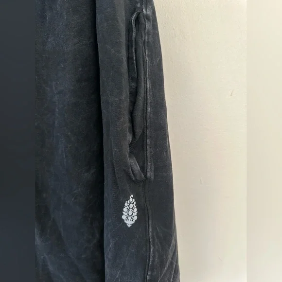 SOLD - NWOT FREE PEOPLE FP Movement Hot Shot Halter Romper Black Large - Picture 7 of 10